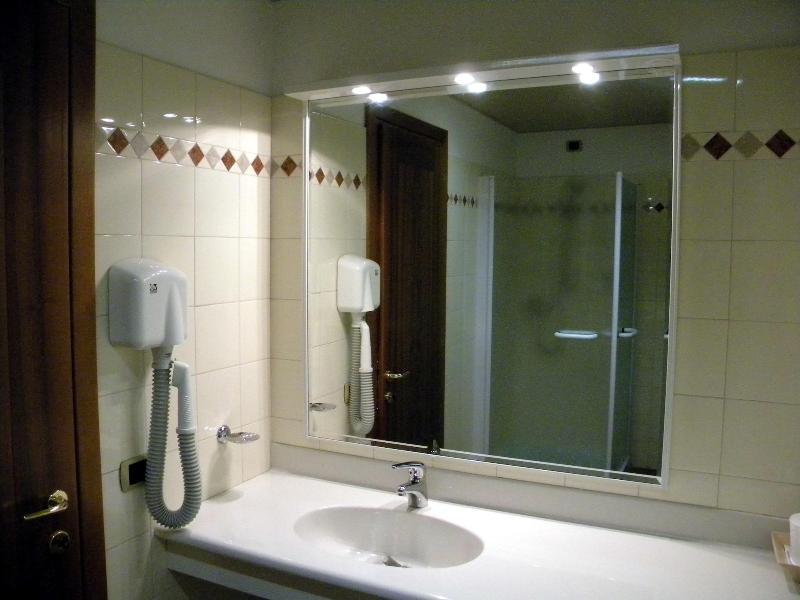 Hotel Corone - Oda