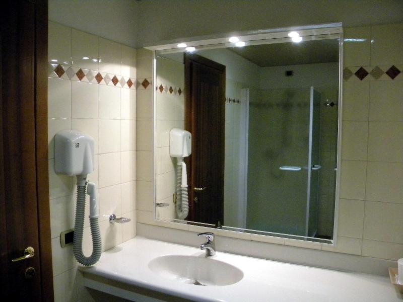 Hotel Corone - Oda