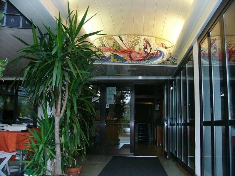Hotel Serena - Lobi