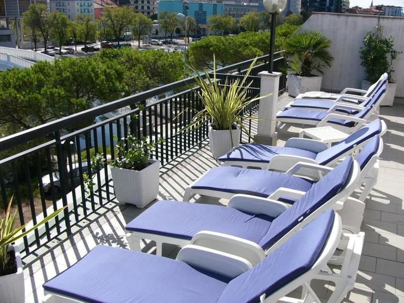 Hotel Serena - Teras