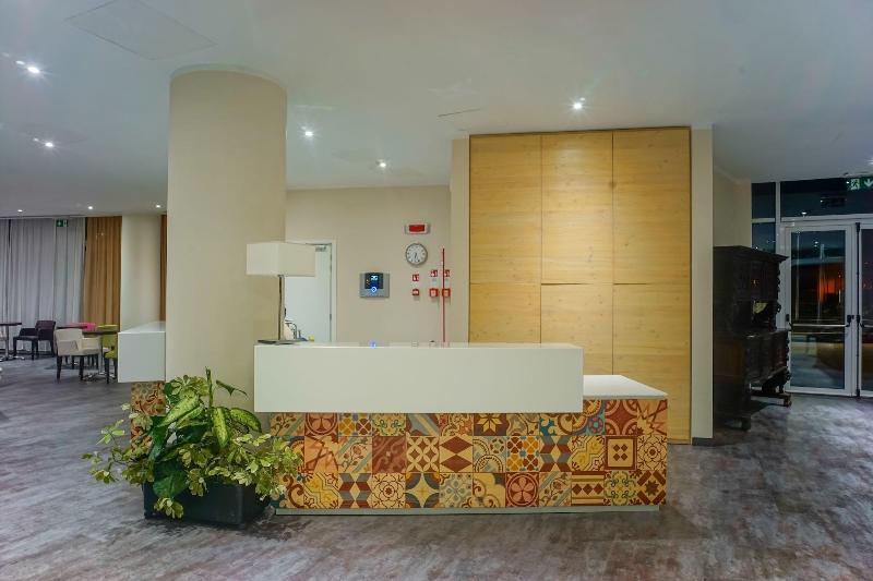 Kona Hotel Verona - Lobi