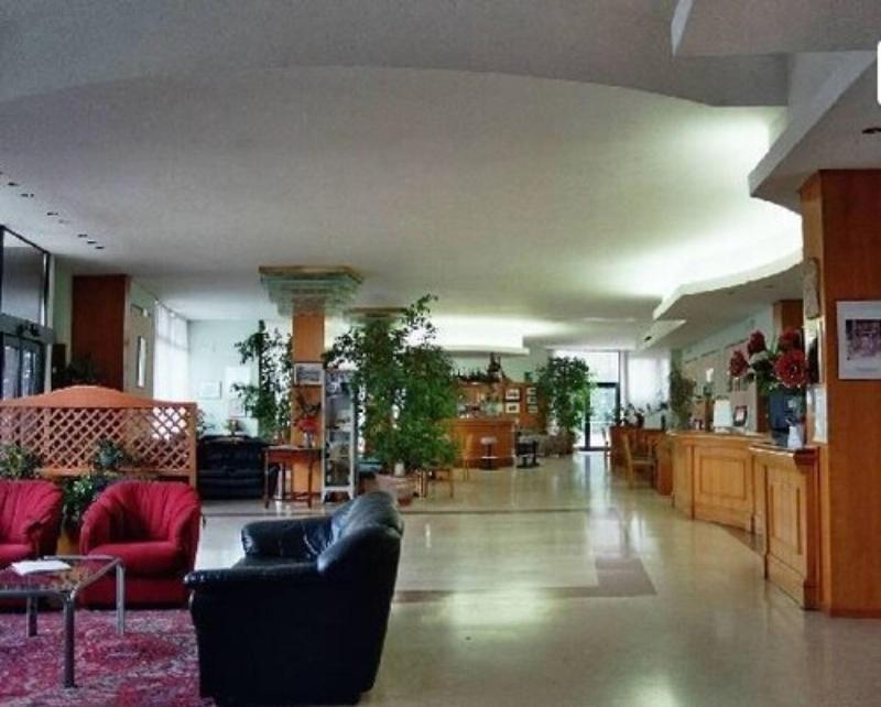 Kona Hotel Verona - Lobi
