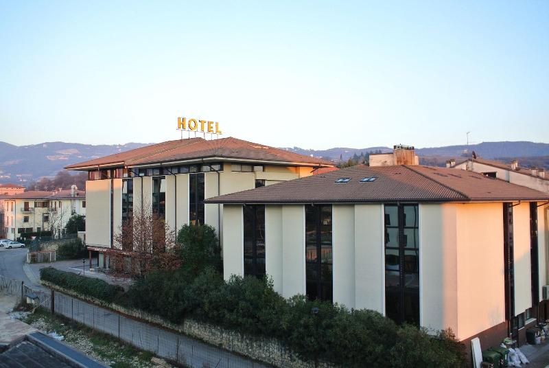 Kona Hotel Verona - Genel