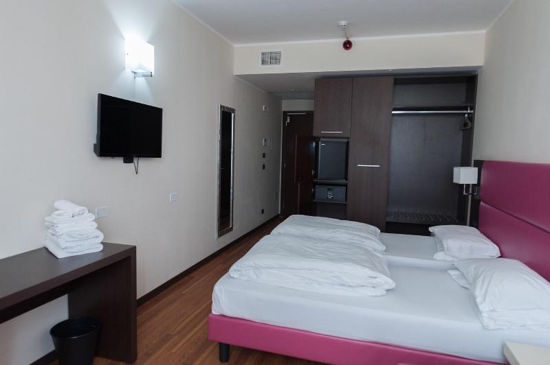 Kona Hotel Verona - Oda