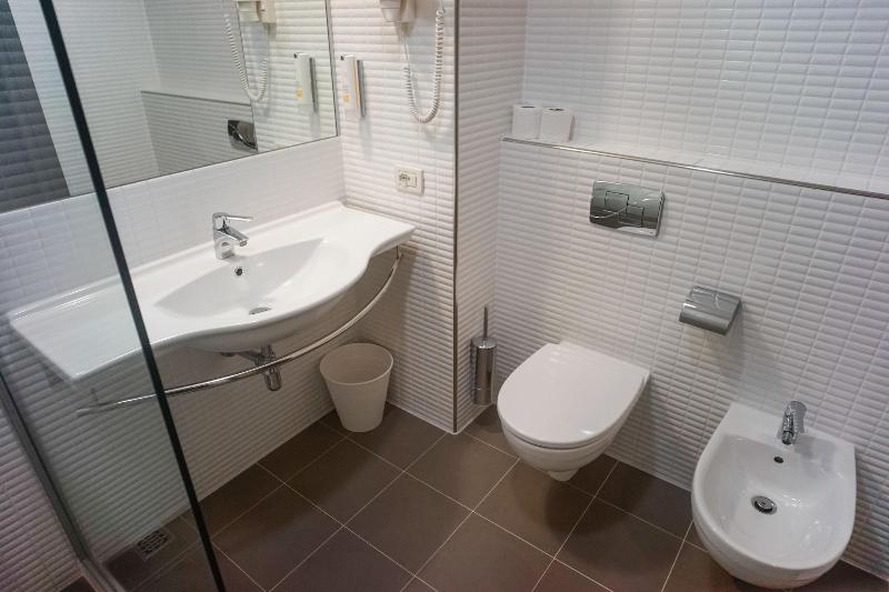 Kona Hotel Verona - Oda