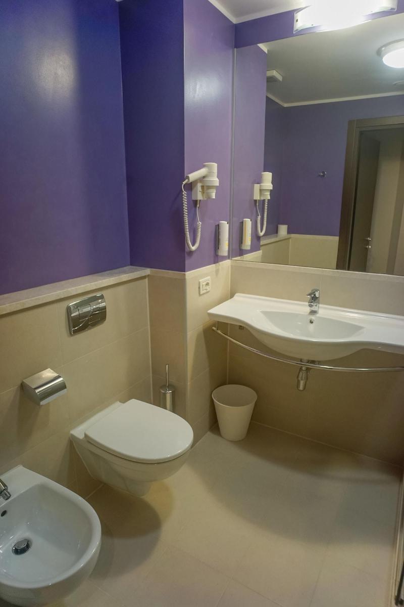 Kona Hotel Verona - Oda