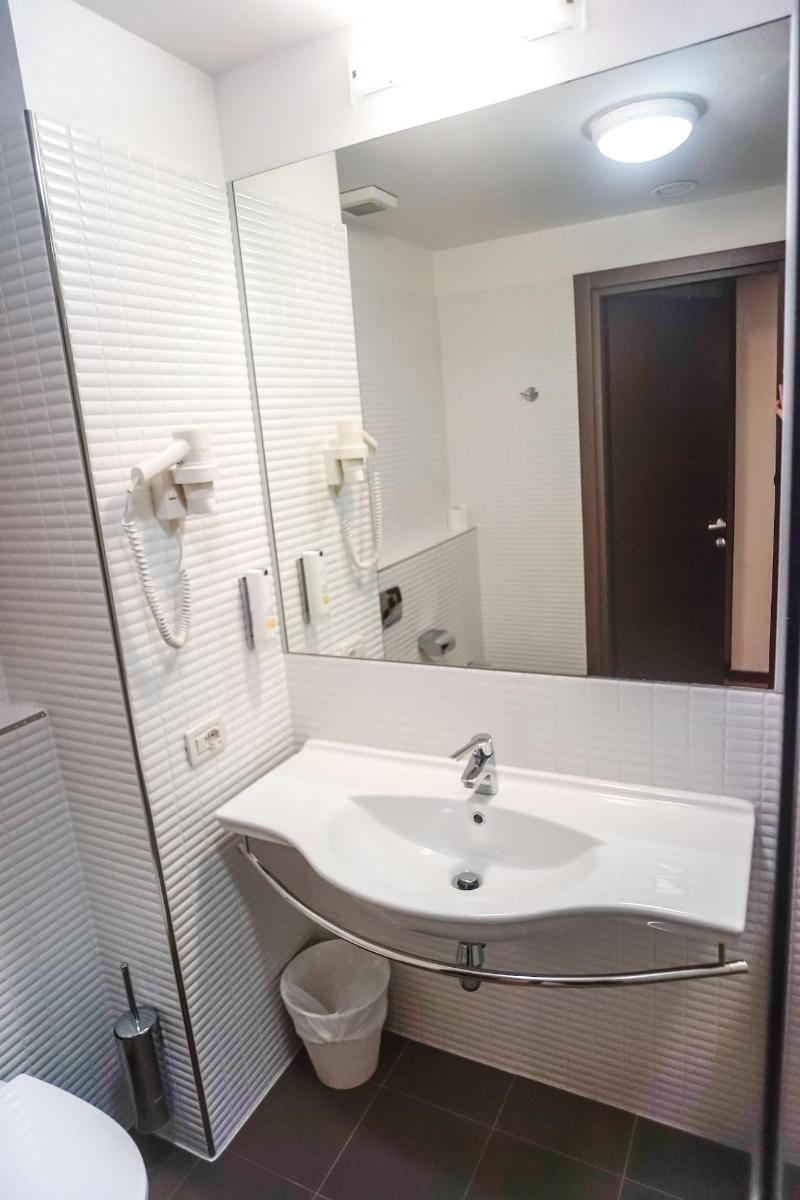 Kona Hotel Verona - Oda