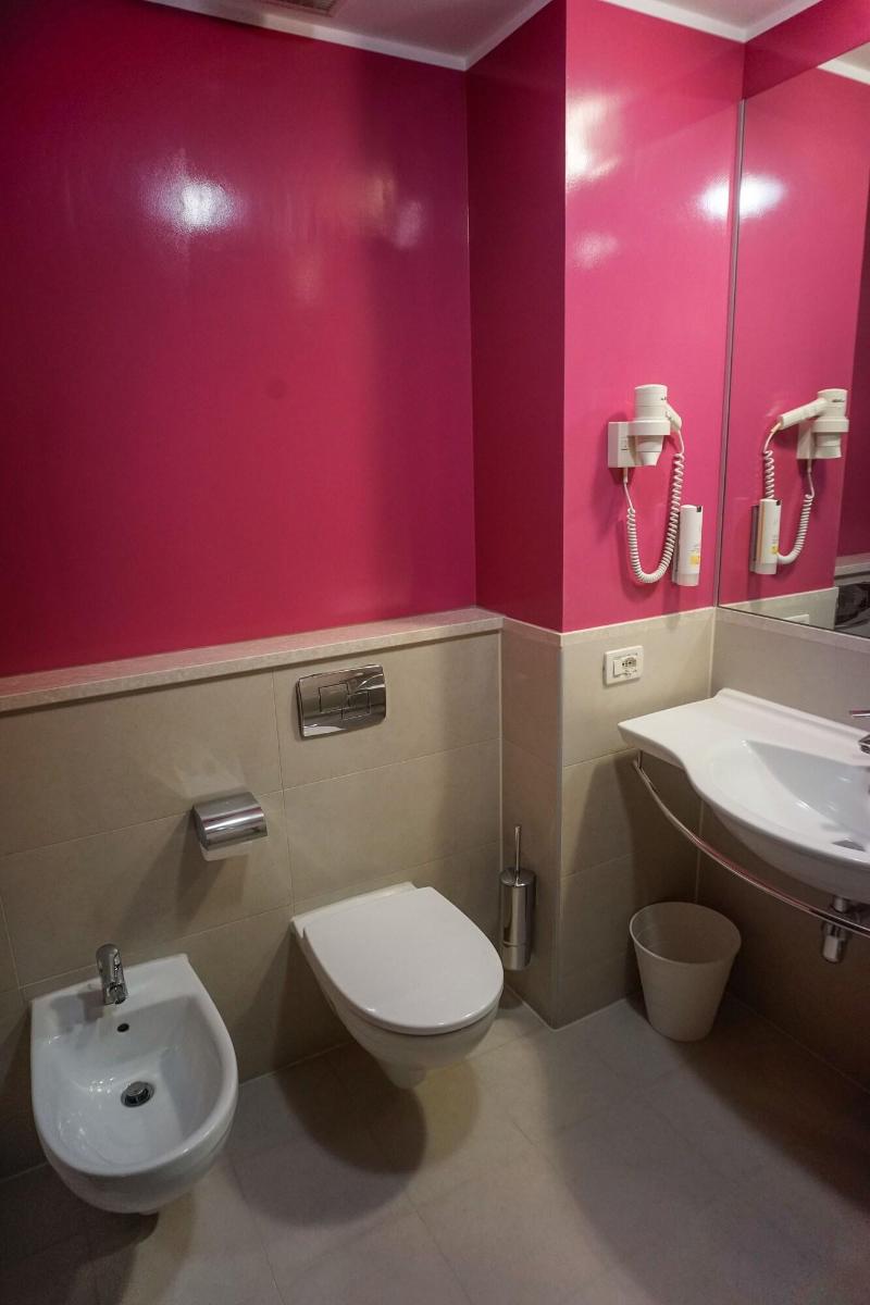 Kona Hotel Verona - Oda