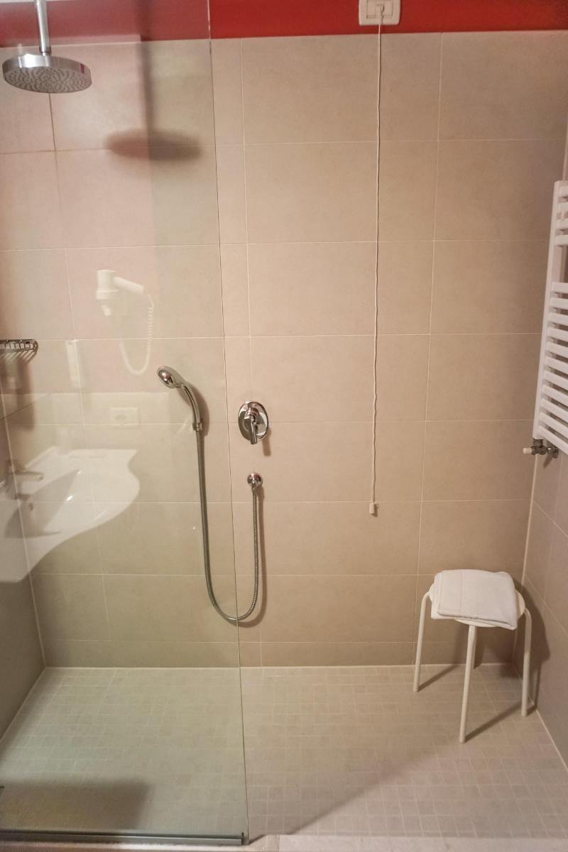 Kona Hotel Verona - Oda