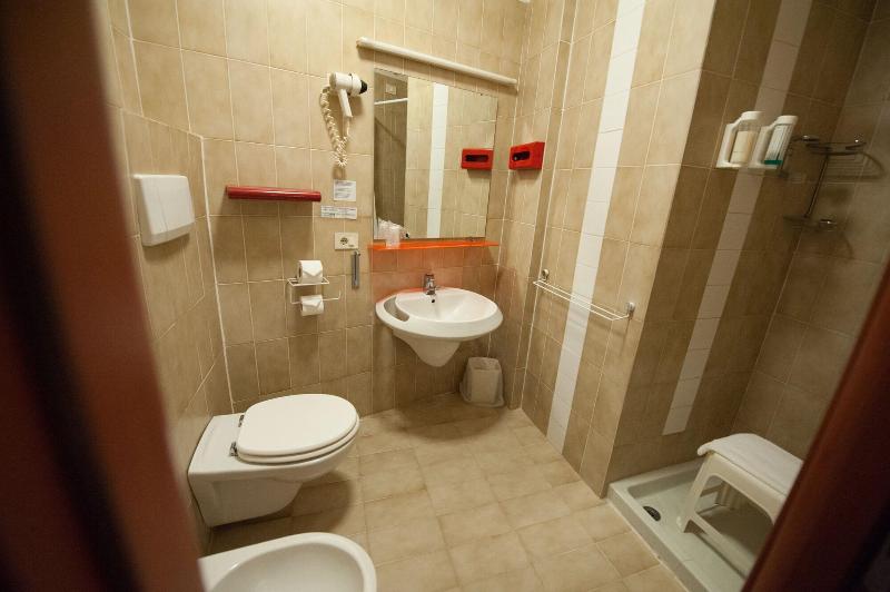 Kona Hotel Verona - Oda