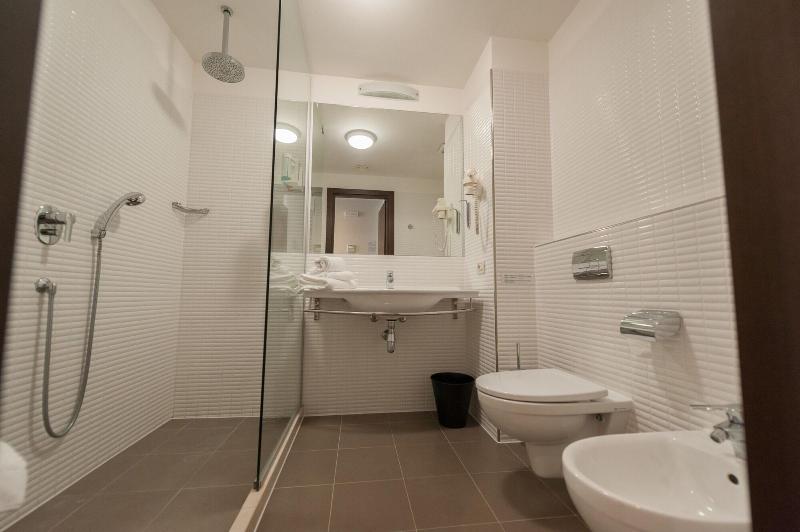 Kona Hotel Verona - Oda