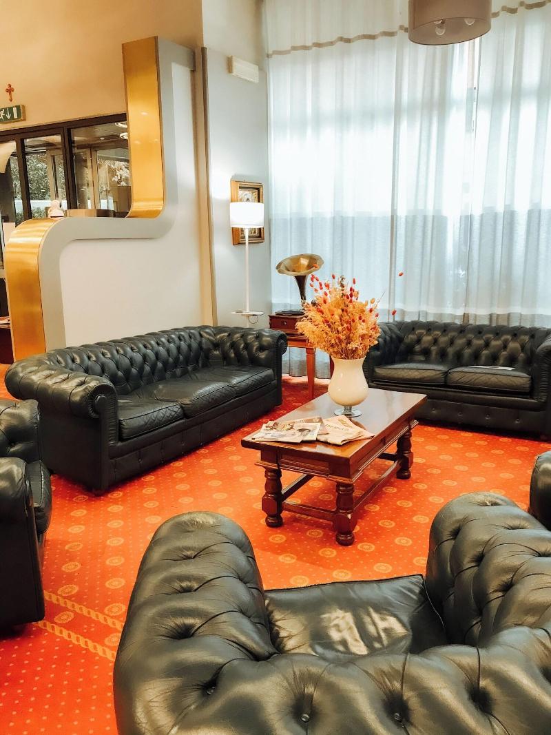 Euro Hotel - Lobi