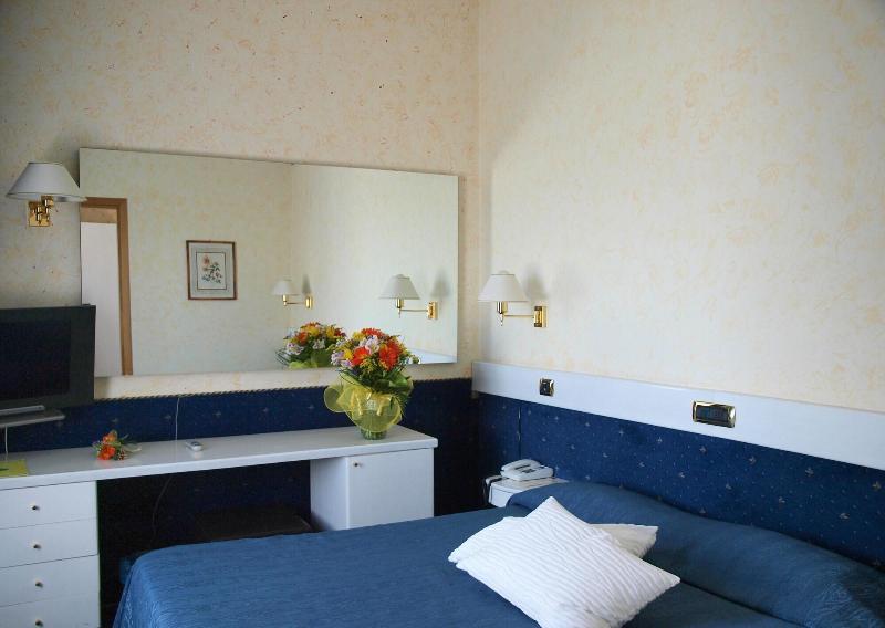 Euro Hotel - Oda