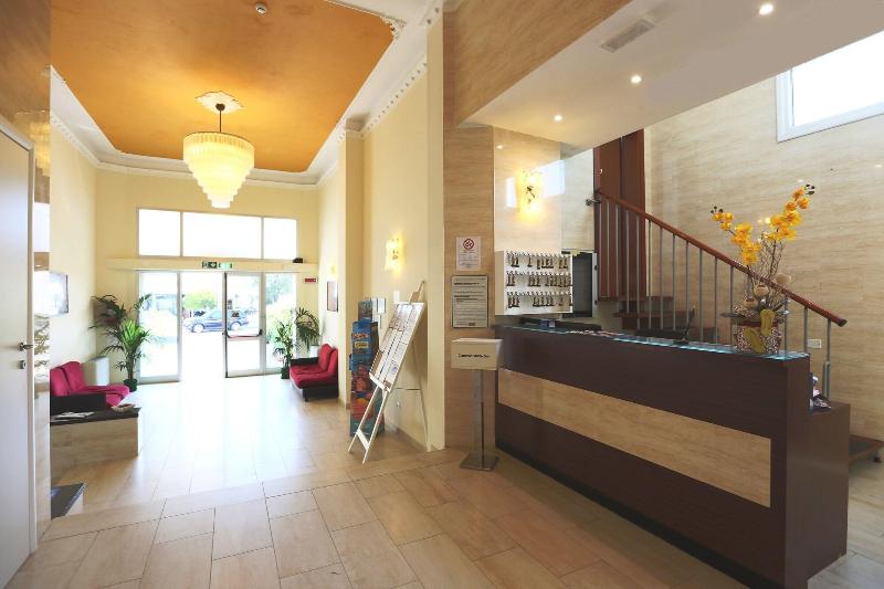 Family Hotel Marina Beach - Lobi