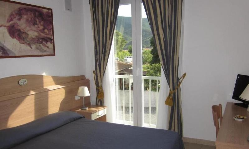 Hotel Villa Smeraldo - Oda