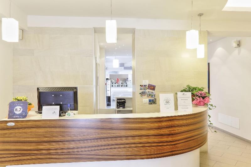 Hotel La Pineta - Lobi