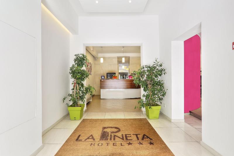 Hotel La Pineta - Lobi