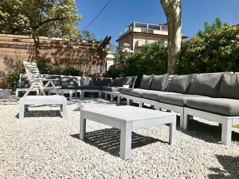 Petit Hotel - Genel