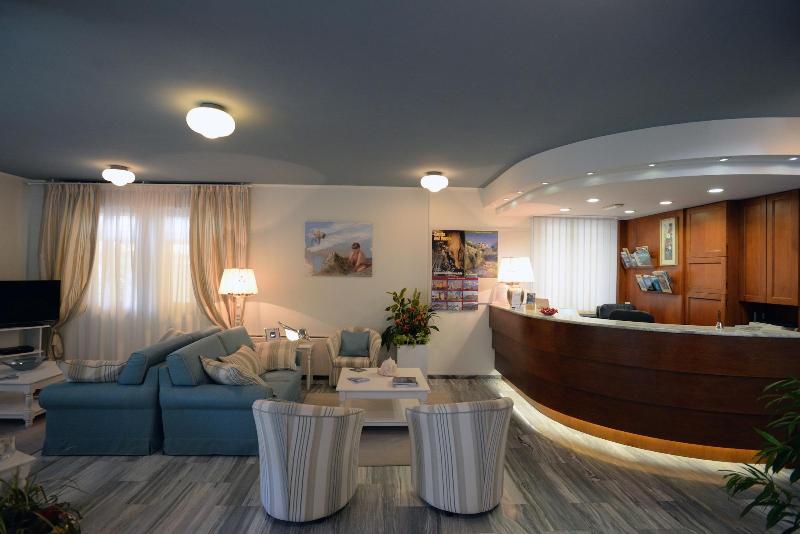 Hotel Giulio Cesare - Lobi