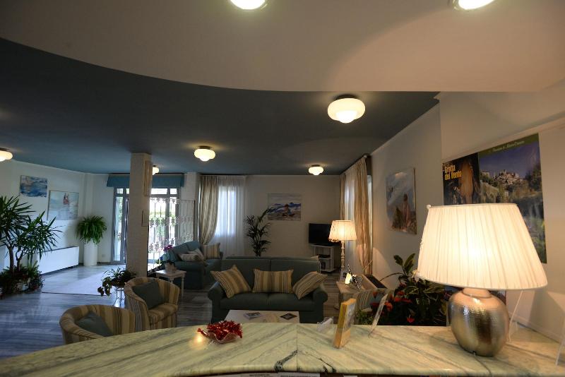 Hotel Giulio Cesare - Lobi