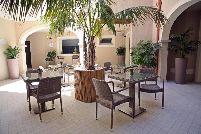 Regina Simius Hotel - Teras