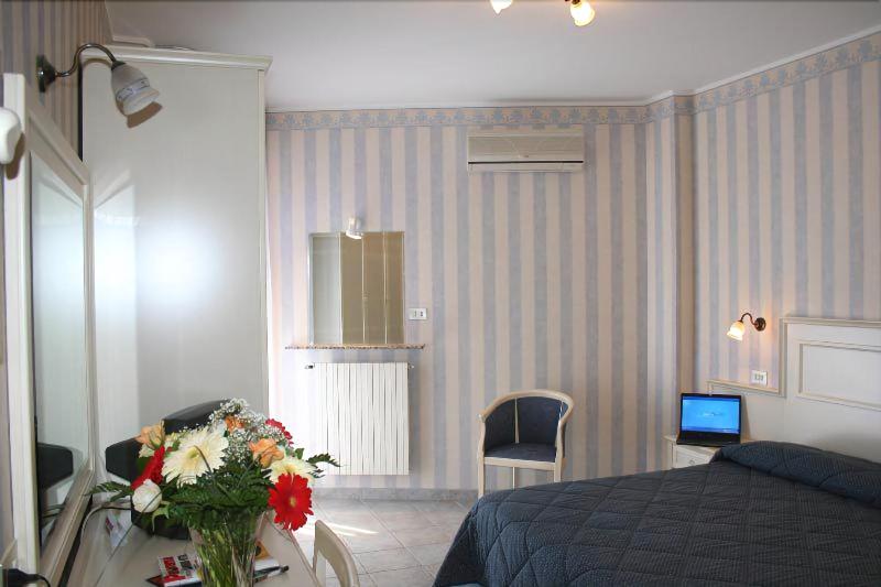 Hotel Riviera - Oda