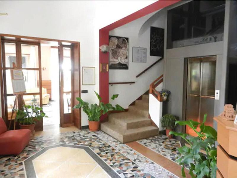 Hotel Paradiso - Lobi