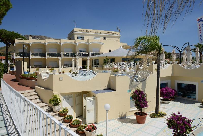 Grand Hotel La Playa - Genel