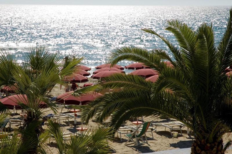 Grand Hotel La Playa - Plaj