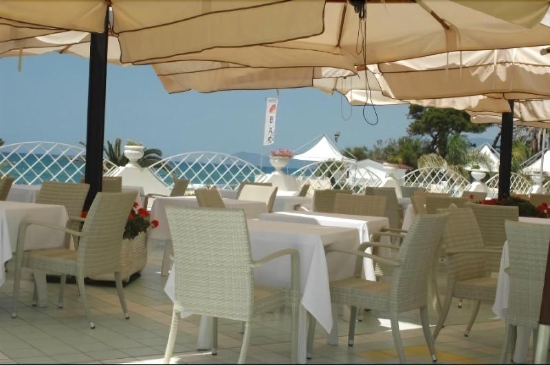Grand Hotel La Playa - Teras