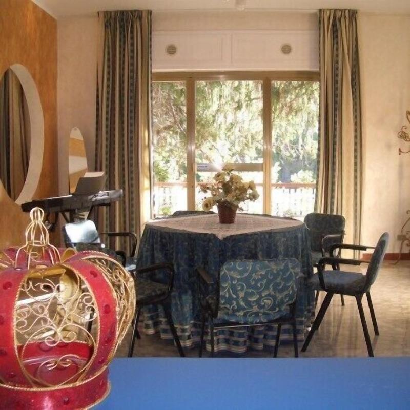 King Hotel - Lobi