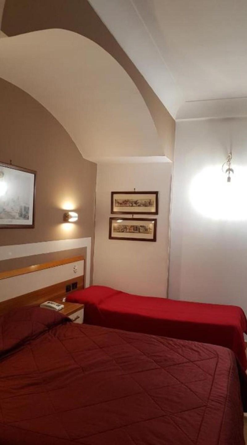Hotel Mediterraneo - Oda