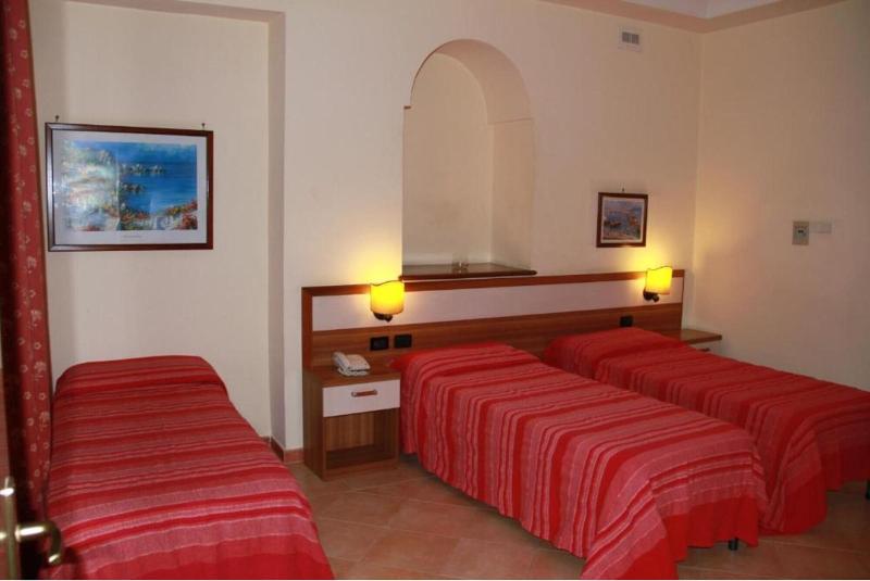 Hotel Mediterraneo - Oda