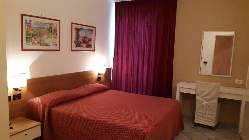 Hotel Mediterraneo - Oda