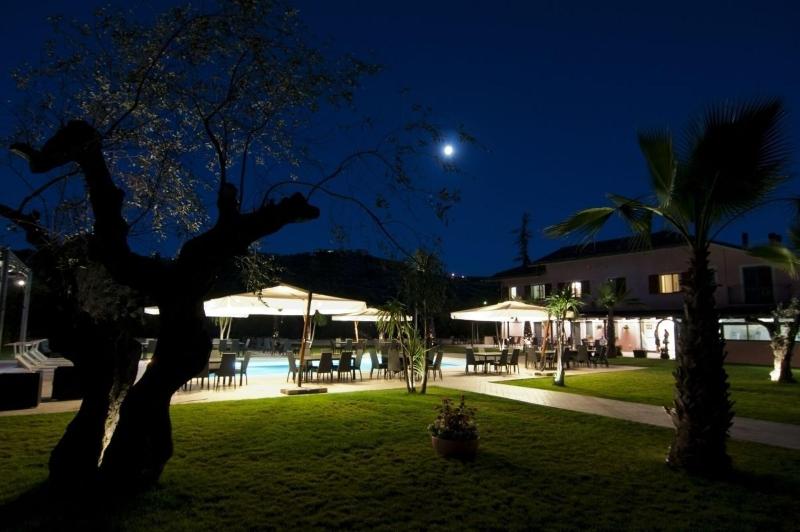 Queen Hotel - Teras