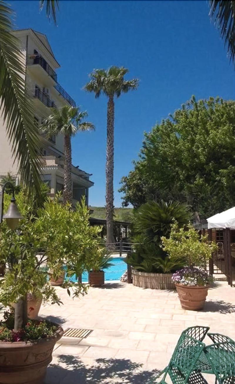 Hotel La Rotonda - Genel