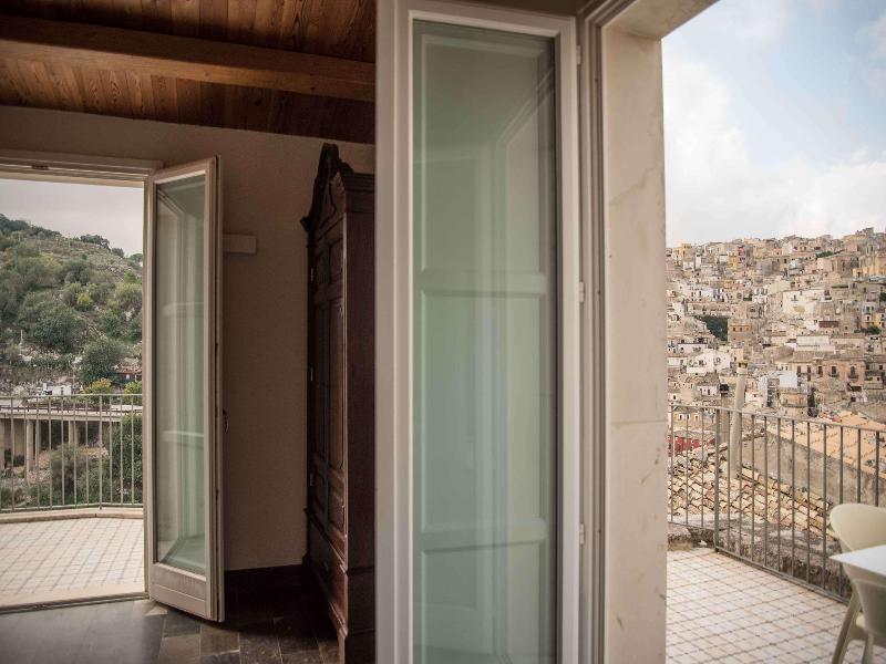 Hotel dell'Orologio - Genel