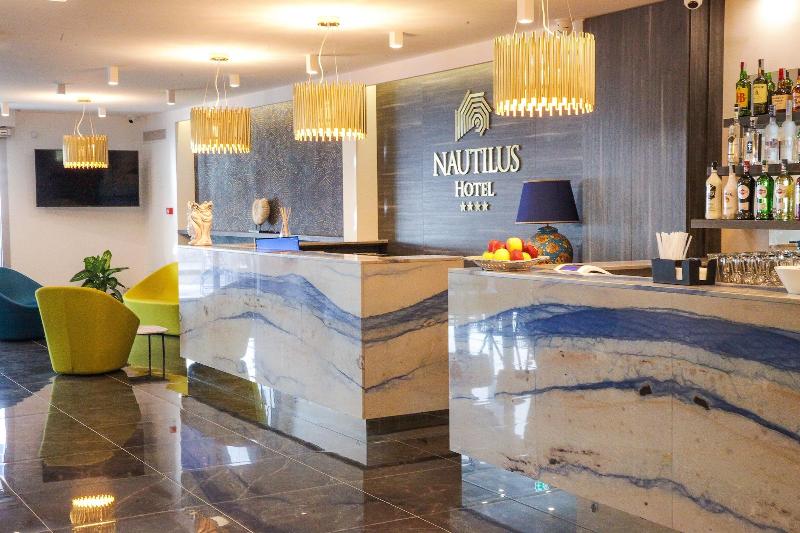 Nautilus Hotel - Lobi