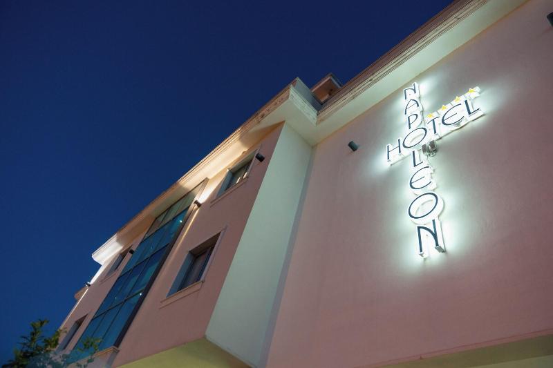 Hotel Napoleon - Genel
