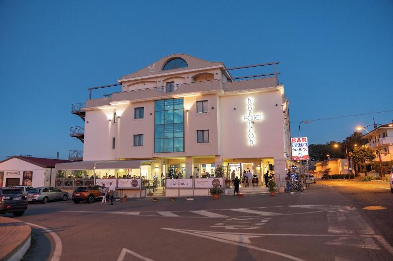 Hotel Napoleon - Genel