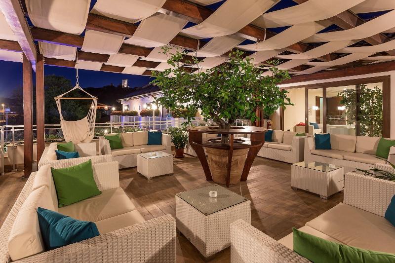 Hotel Porta Rosa - Teras