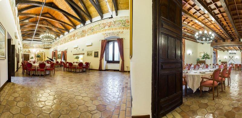 Castello Di Altomonte - Aktivite