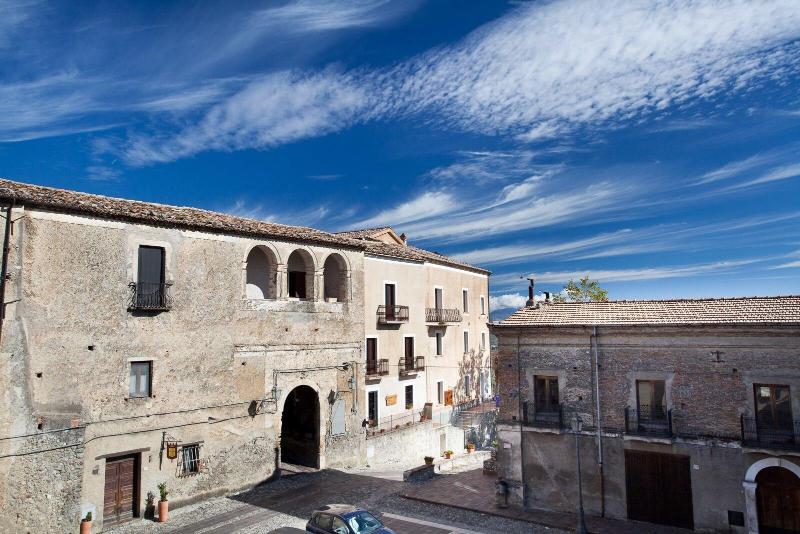 Castello Di Altomonte - Genel