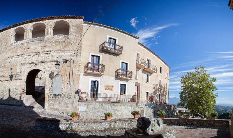 Castello Di Altomonte - Genel