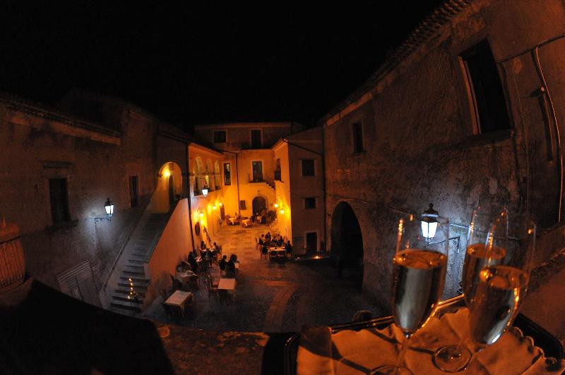 Castello Di Altomonte - Genel