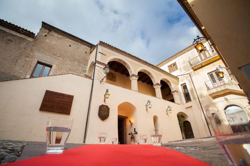 Castello Di Altomonte - Genel