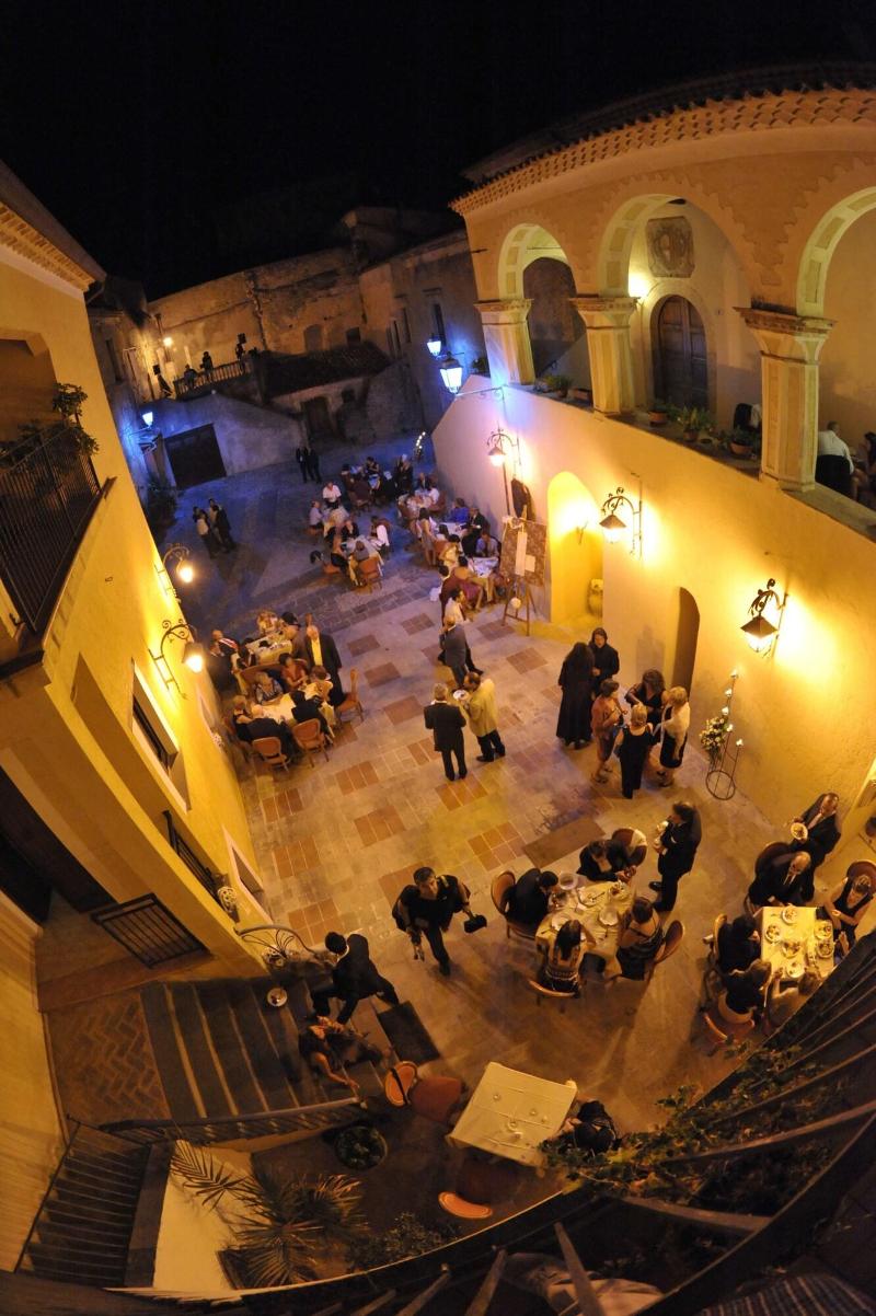 Castello Di Altomonte - Genel