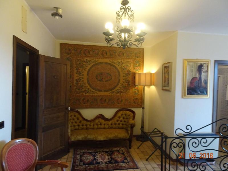 Castello Di Altomonte - Oda