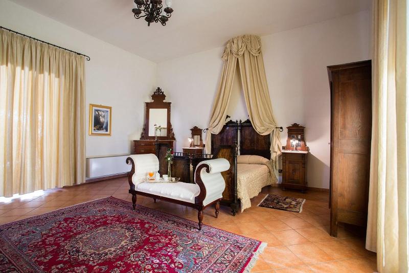 Castello Di Altomonte - Oda