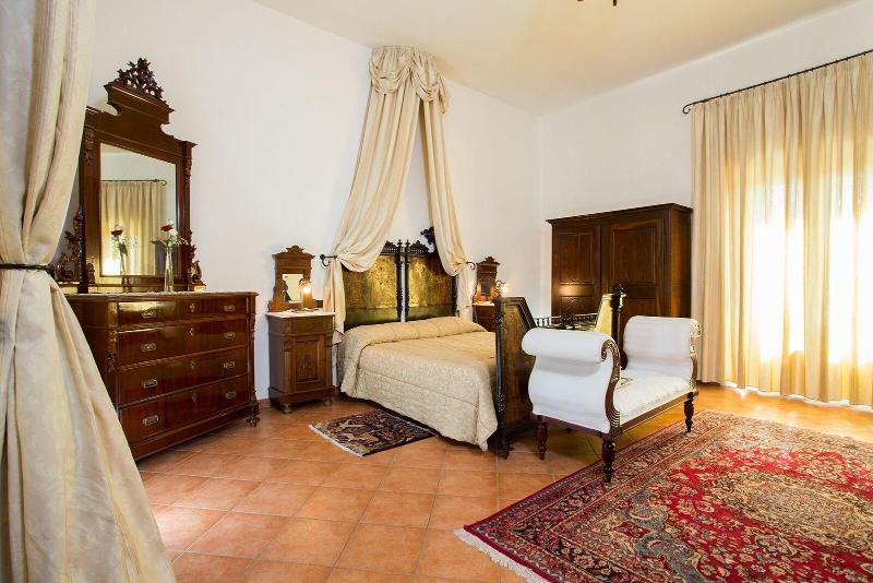 Castello Di Altomonte - Oda